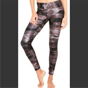 Terez grey camo leggings large NWT